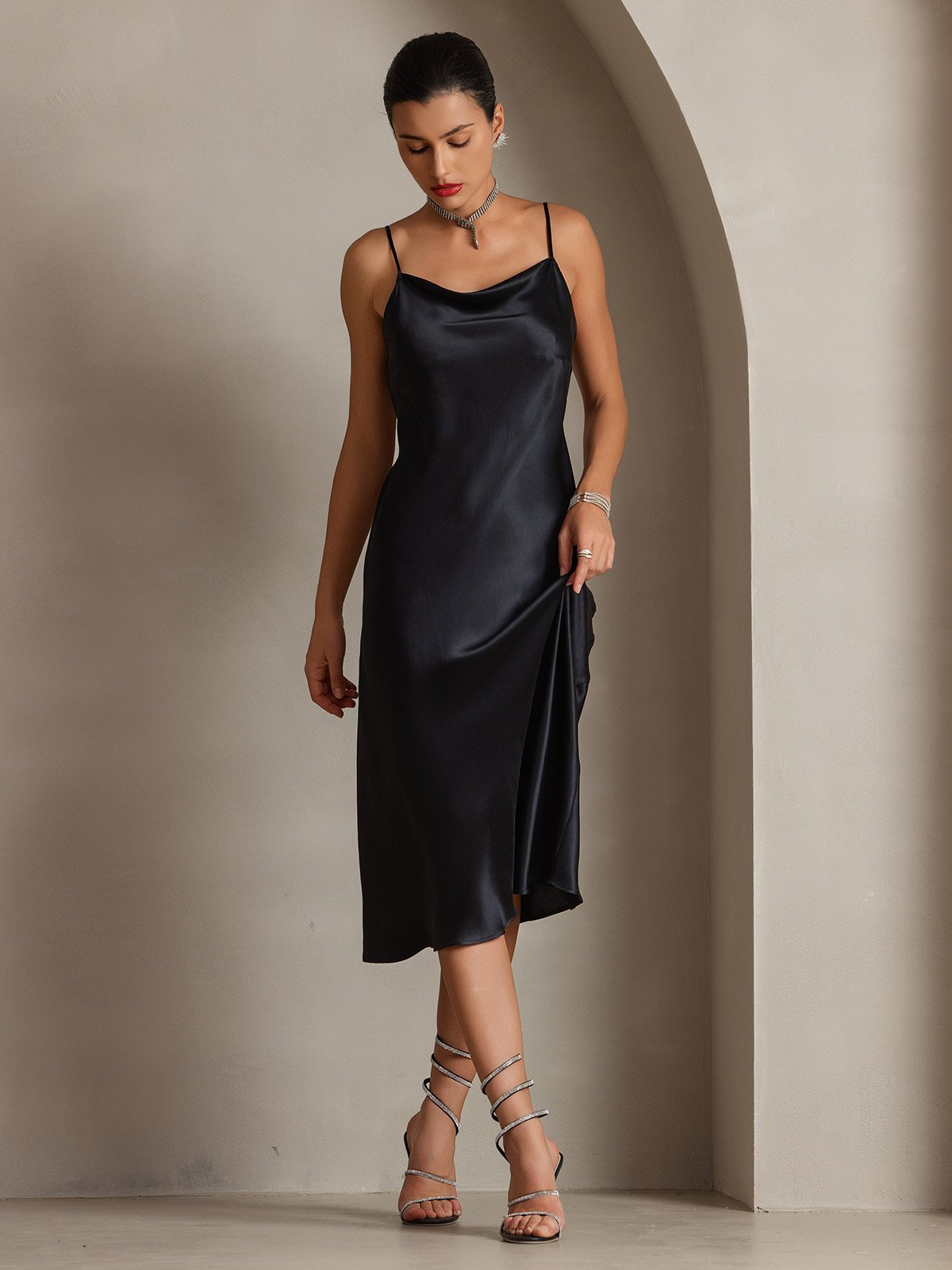 SERAPHINA - Langes Seidenkleid mit Spaghettiträgern für Damen