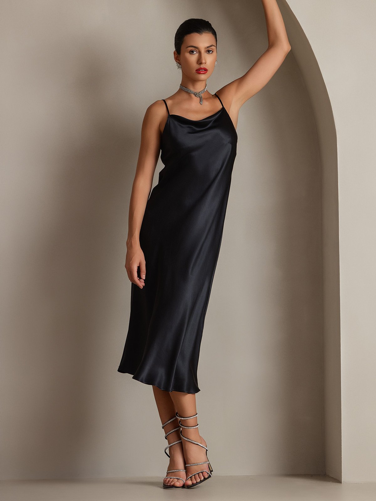 SERAPHINA - Langes Seidenkleid mit Spaghettiträgern für Damen