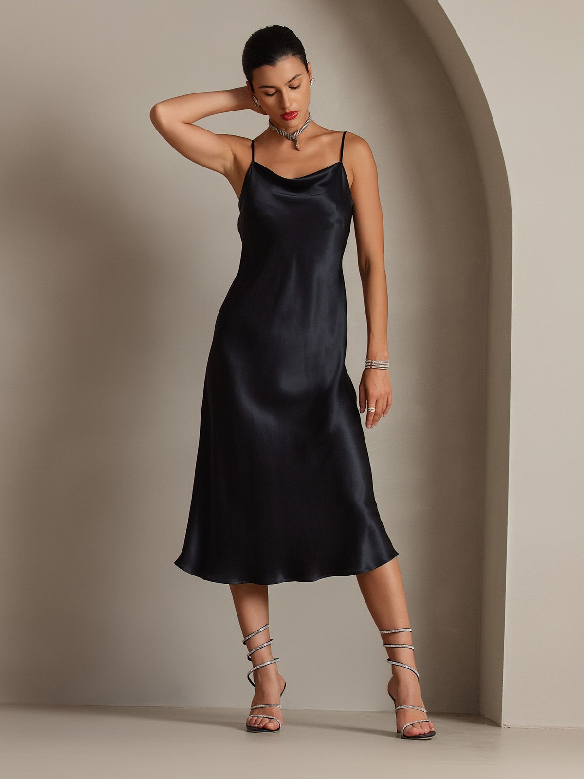 SERAPHINA - Langes Seidenkleid mit Spaghettiträgern für Damen